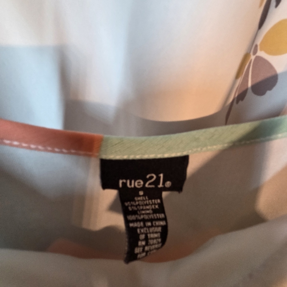 Chevron Patterned Maxi‎ Skirt-size Small - Picture 3 of 7